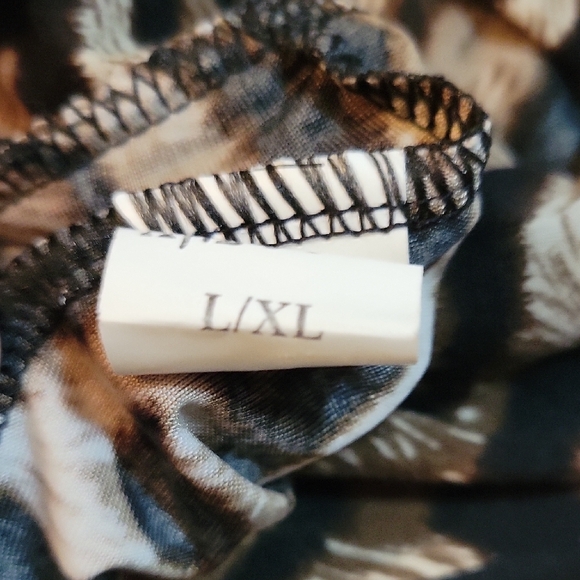 Leopard Print Women's Shorts - Picture 3 of 3